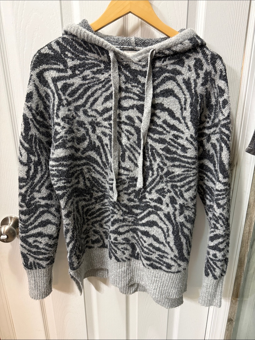 Lou & Grey Gray Zebra-Print Hooded Pullover